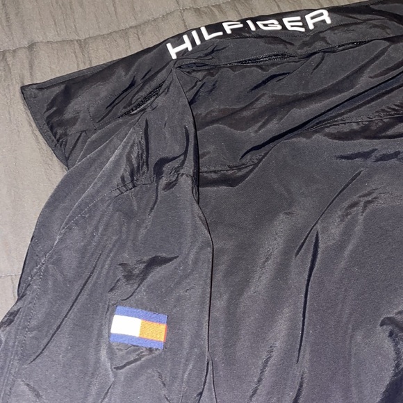 Men’s Tommy Hilfiger Black Jacket! Medium size. Hilfiger on the back of the neck - Picture 6 of 6